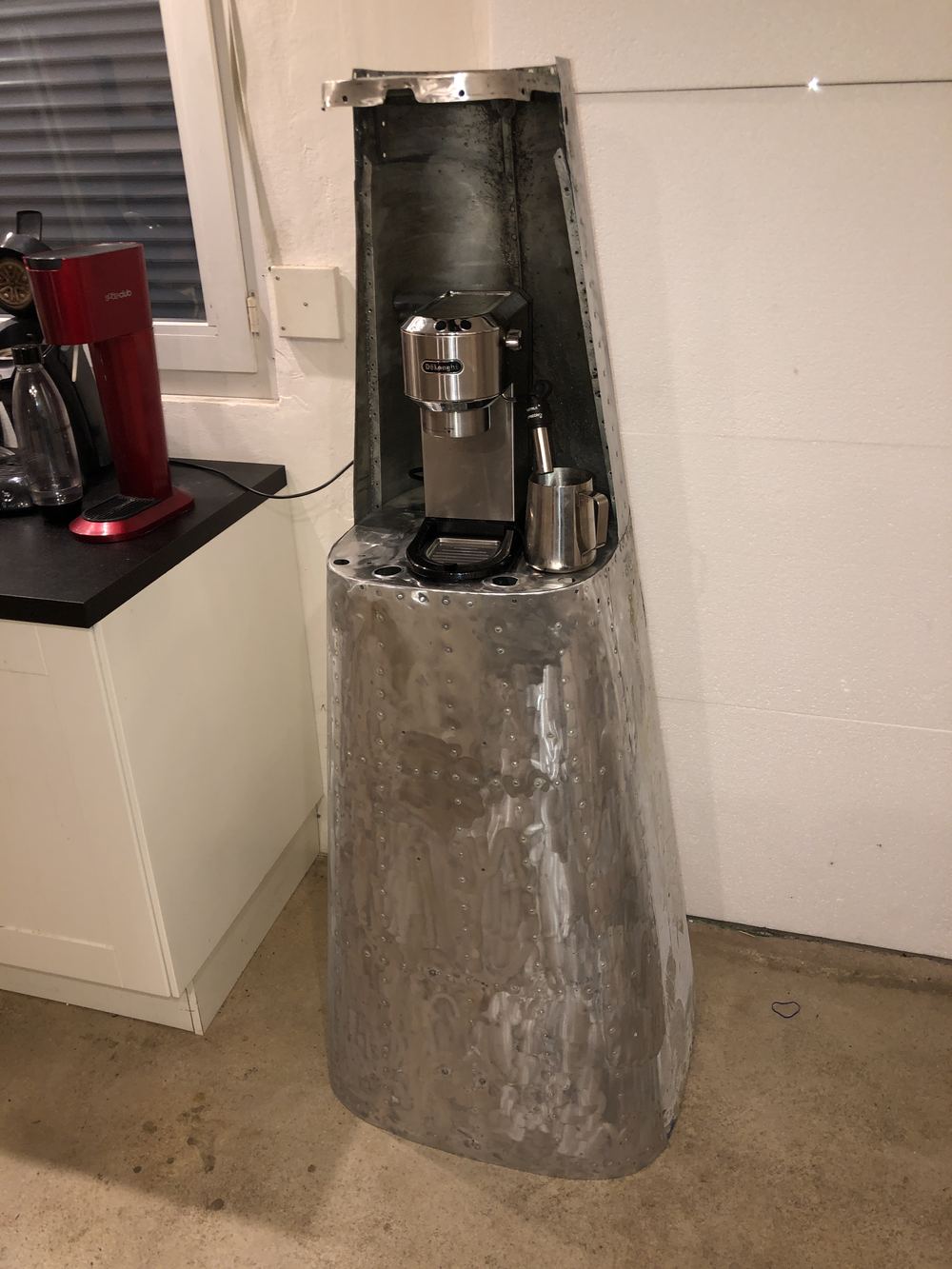 Tail-section coffee station